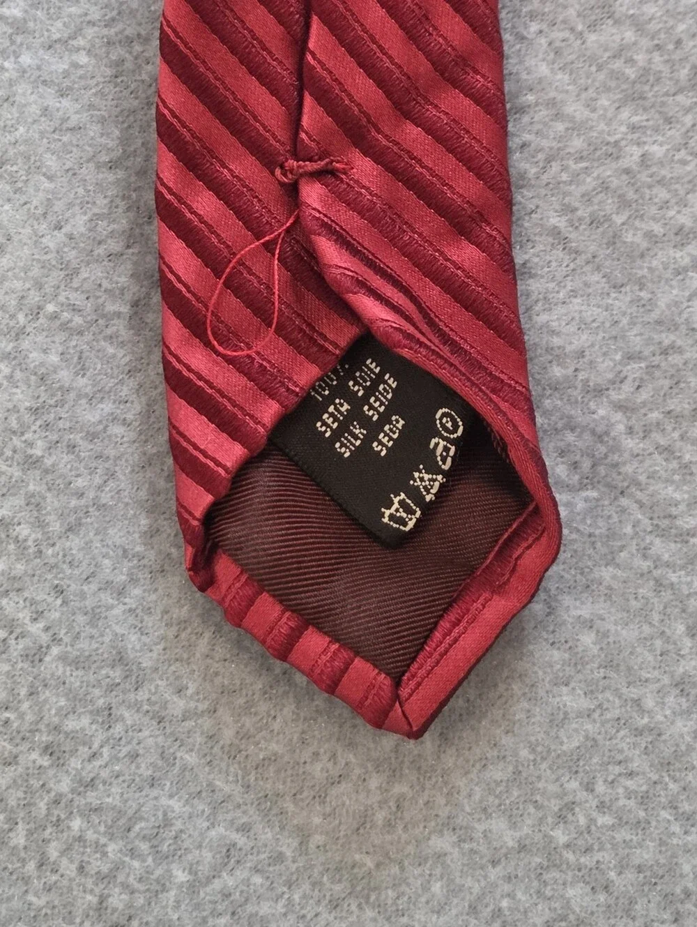 Valentino Men's Red W/ Burgundy Diagonal Stripes 100% Silk Italian Made Tie 3.5